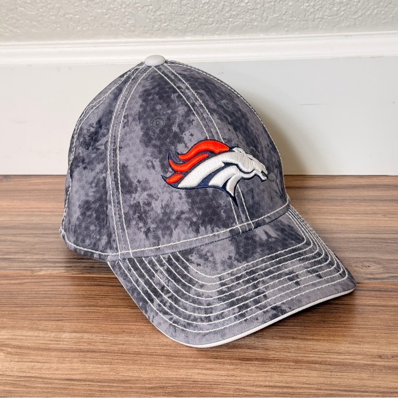 Denver Broncos Reebok NFL Onfield Fitted Cap Gray Digital Camo Hat Size S/M - Picture 1 of 7